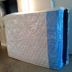 NEW QUEEN PILLOW TOP MATTRESS. Bed frame is not available. Take it home same day 👍