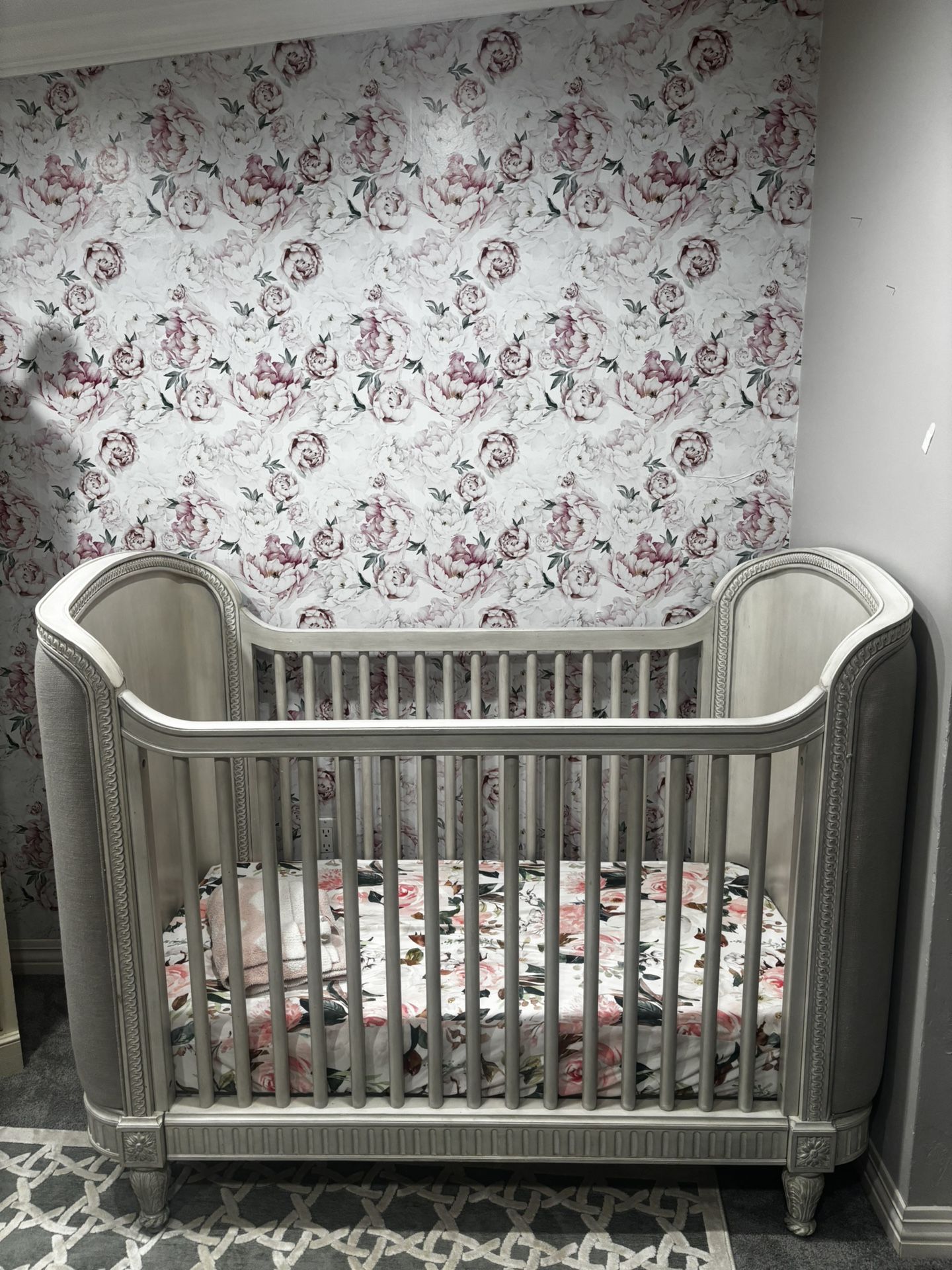 HR Upholstered, Baby Crib