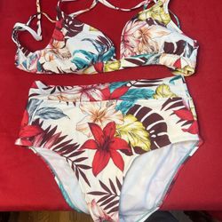 Kono Sol Woman’s Bathing Suit Size XL Top , Large Bottoms 