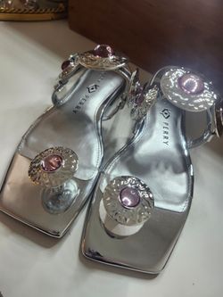 Katy Perry size 5