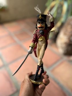 Midwest of Cannon Falls Nutcracker  Christmas Statue