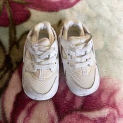 Baby Nike Huaraches size 4
