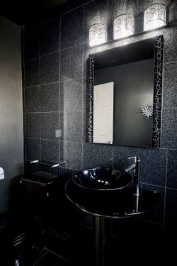 Modern Black Decorative Bathroom Mirror