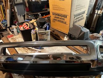 2011 Dodge Ram  Grill and Chrome Vehicle Front Bumper