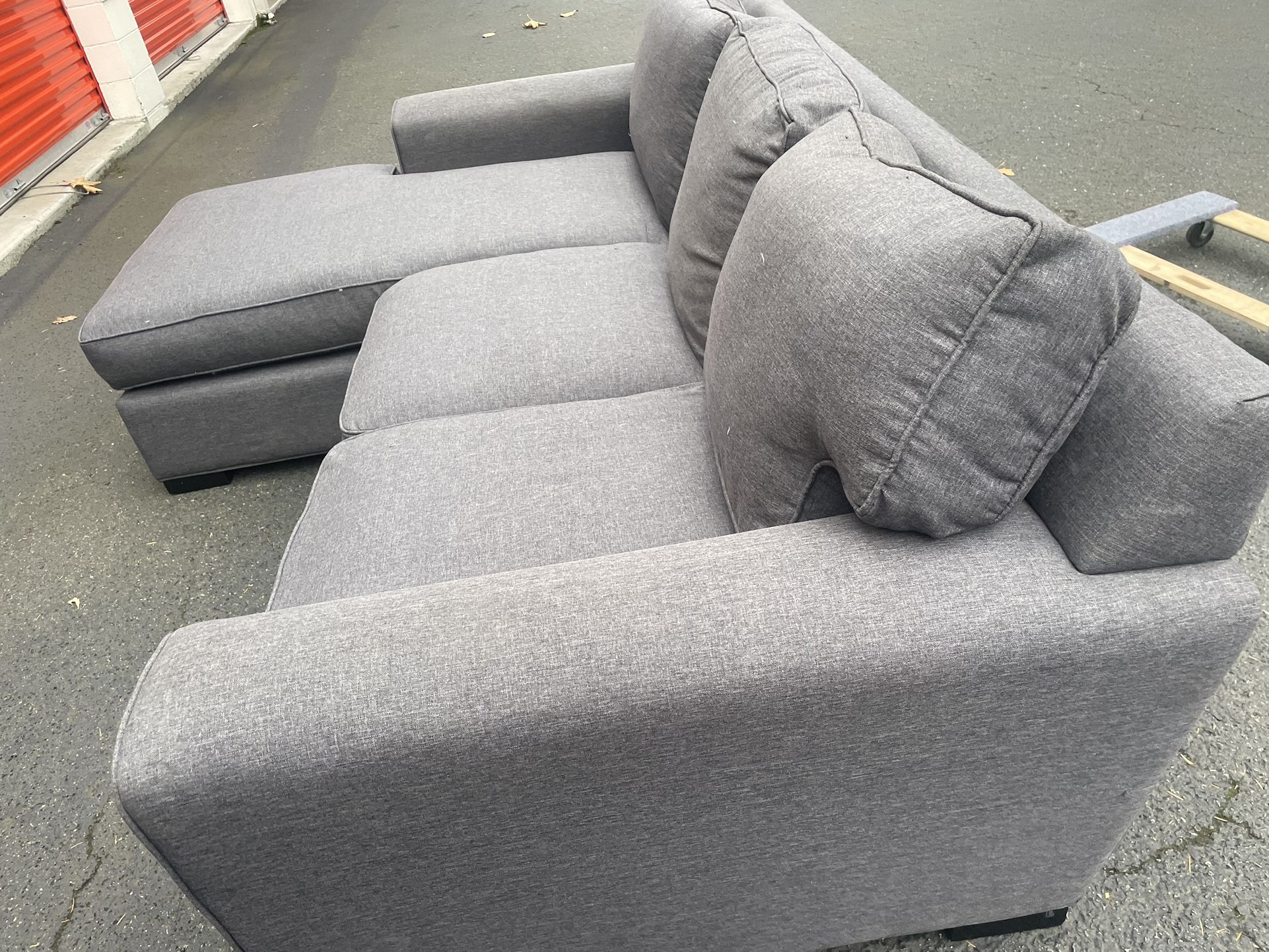 Sectional Gray Couch Sofa (Free Delivery) for Sale in Seattle, WA OfferUp