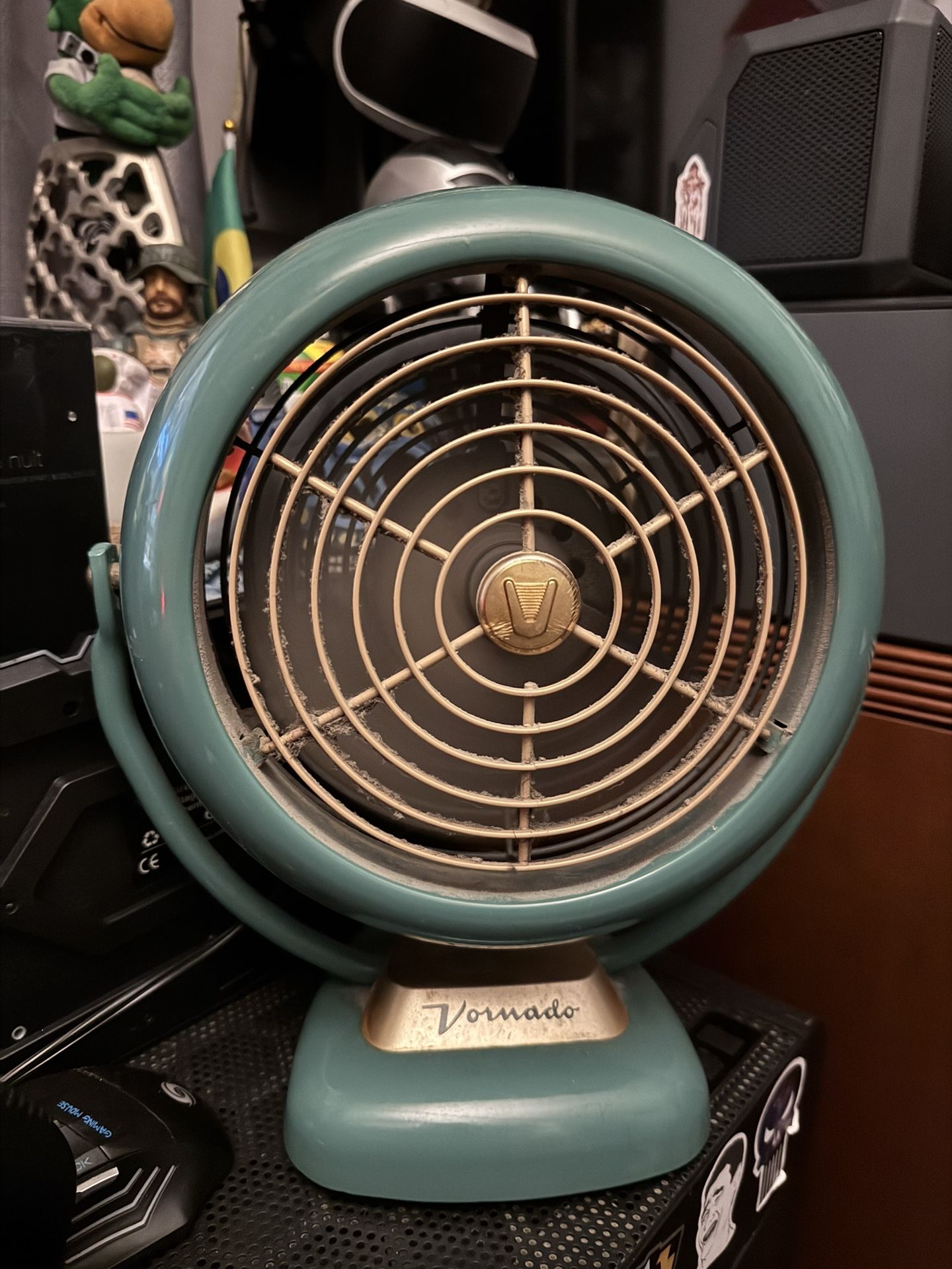 Vornado VFAN Vintage Air Circulator Fan, 3 Speeds, Metal Construction, Adjustable Airflow, Green