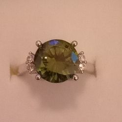 Sterling Silver Peridot Ring Size 7
