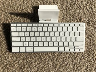 Apple keyboard A1359