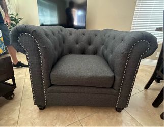 Set of chairs