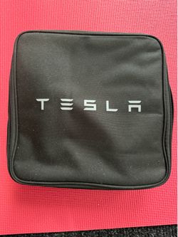 Tesla model Y charging cable
