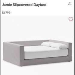 Potterybarn Jamie Slipcovered Bed - Queen