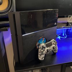 Sony PS4 Base Model 500GB & Camo Controller 