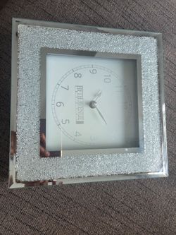 Very Nice Bling Fifth Avenue Silver Clock