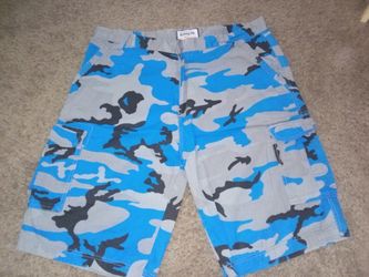Men's Ablanche Camo Cargo Shorts Size44