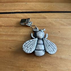 Pewter Hanging House Fly Clip Decoration Keychain Pendant Purse Accessory