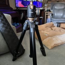 Yotilon Tripod