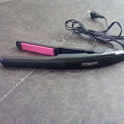 Conair Ceramic Flat Iron Instant Heat 3/4" Salon Hot Hair Straightener Dual