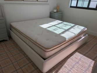 Organic Saatva King Mattress