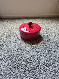 Red Chantal dishware