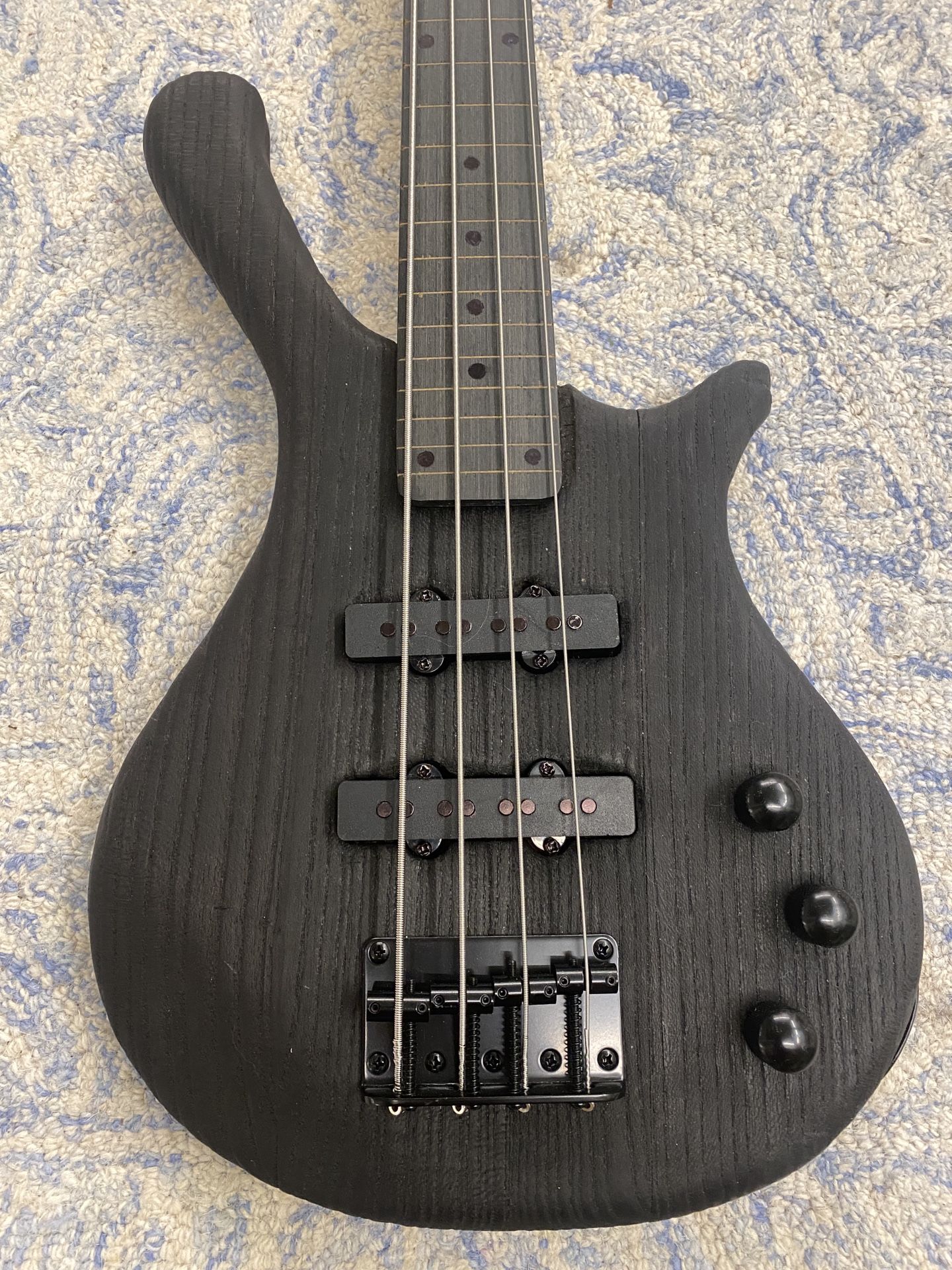 Fretless Short Scale Bass Guitar