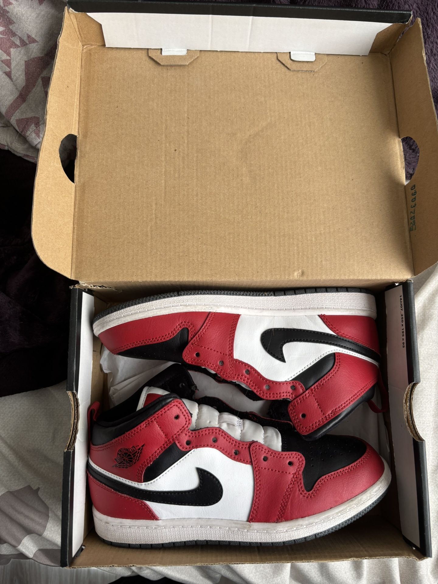 JORDAN 1 MIDS