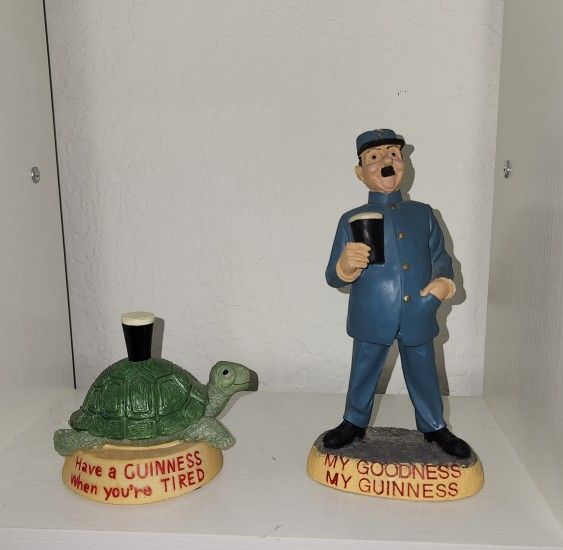 Guinness Collector Figurines Set Turtle and Zookeeper Vintage-Style Bar Decor