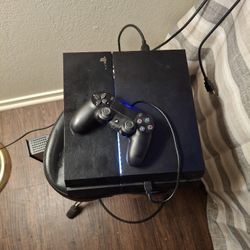 Playstation 4 Console With Game