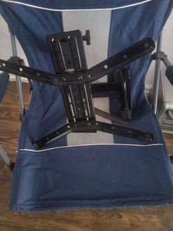 TV mount bracket