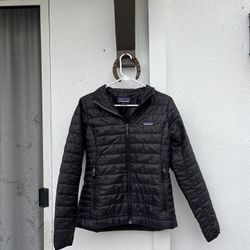 New Women's Patagonia Nano Puff Jacket (Small)