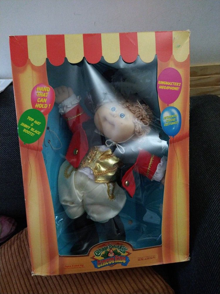 Cabbage Patch Kids New  In Box  Come With The Hat And Little Cup