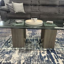 Modern Glass Coffee Table – Light Oak Base – Excellent Condition