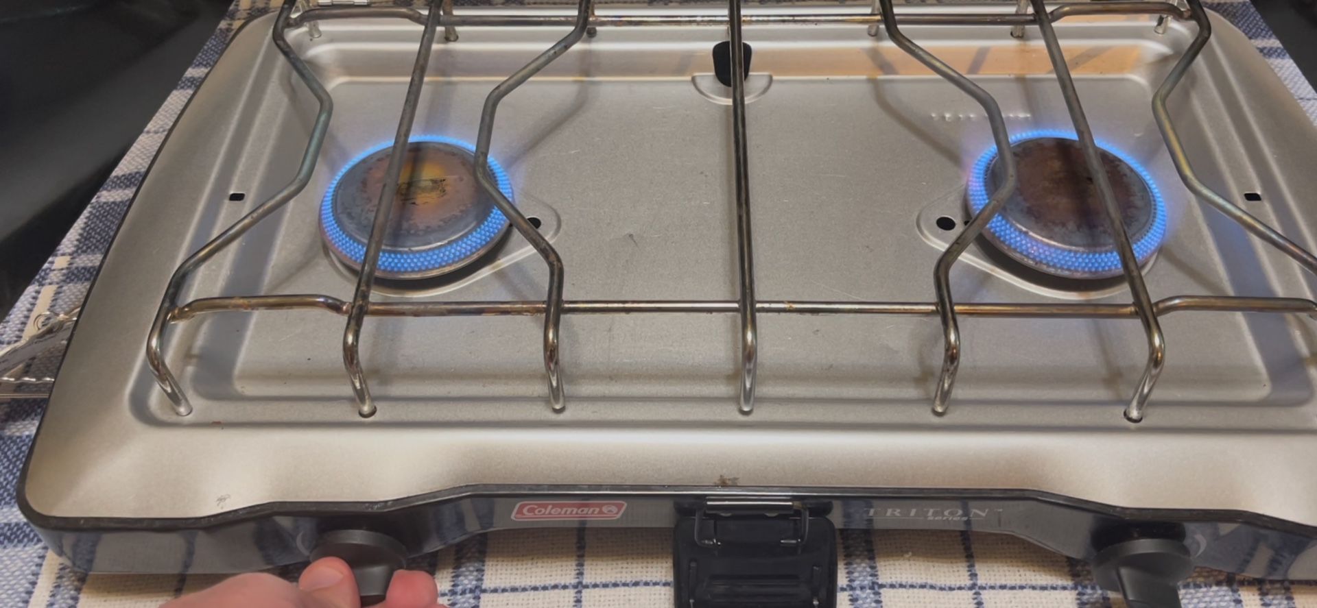 Coleman Triton series twin burner portable propane stove