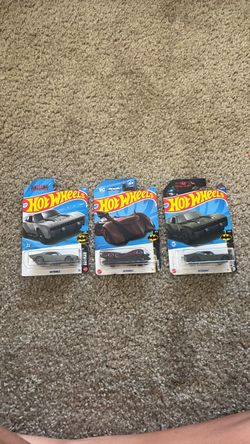 Collectible HotWheels BATMAN 1,4,5/5