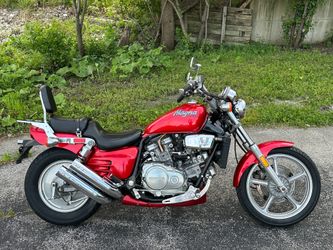 1988 Honda VF750C Magna 750, V4 engine, nice shape, runs & rides great!