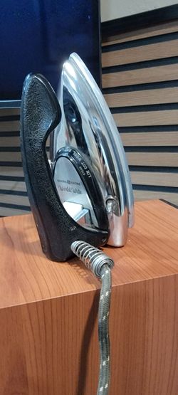 General Electric World Wide Vintage Clothes Iron