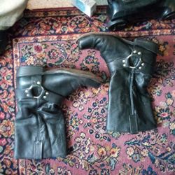 Boots 9 1_2 $25