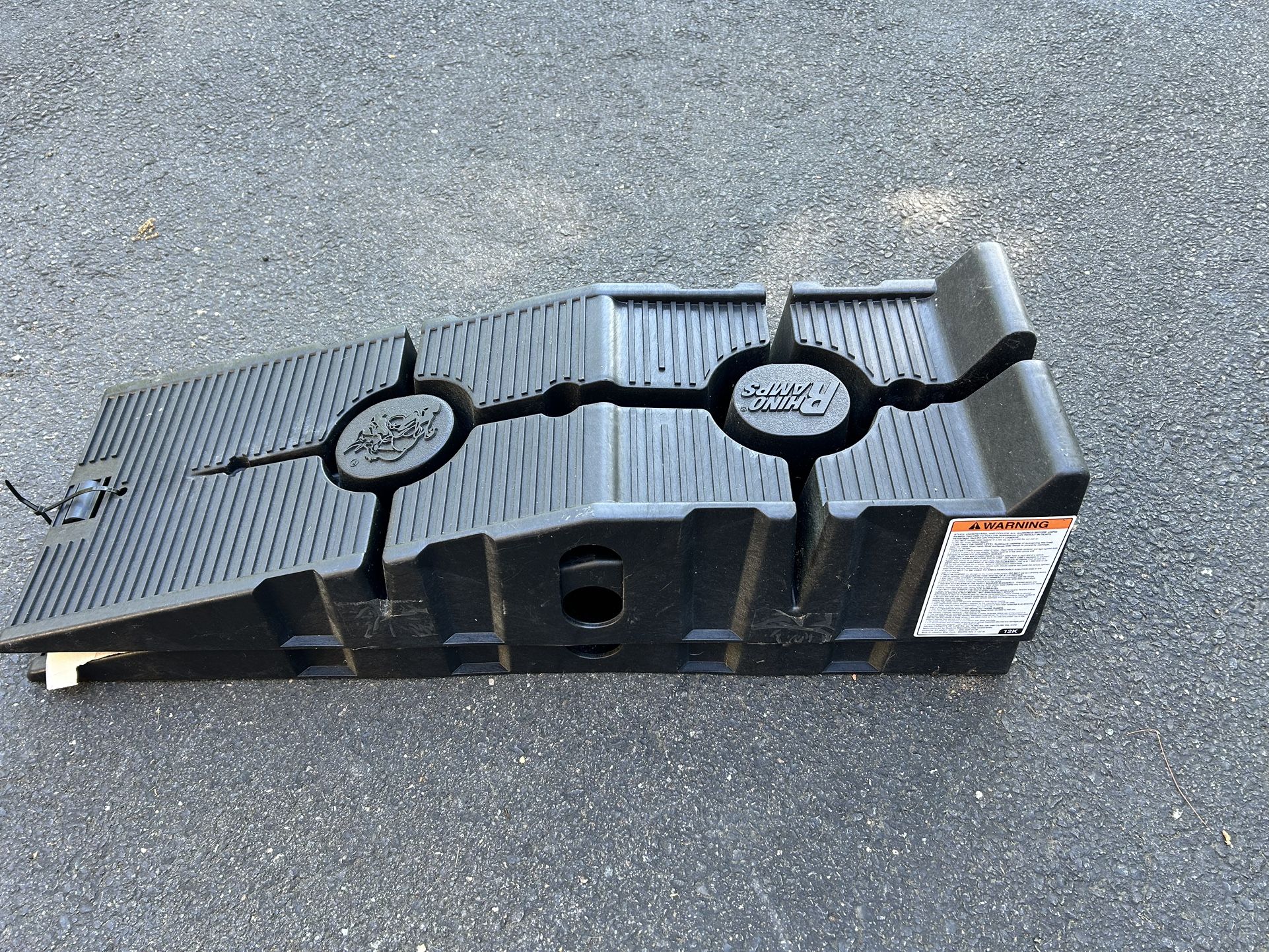 FloTool 11909 RhinoRamps Vehicle Ramos - 1 Pair, 12,000 Lb GVW Capacity