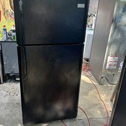 Frigidaire Top Freezer Fridge 