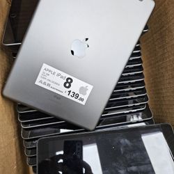 Apple IPAD 8. Wifi And GSM UNLOCKED 32 Gb With Charger