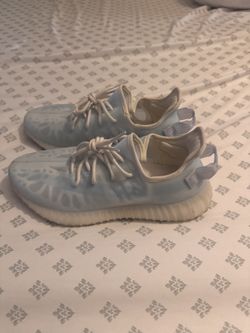 VNDS YEEZY SIZE 10.5