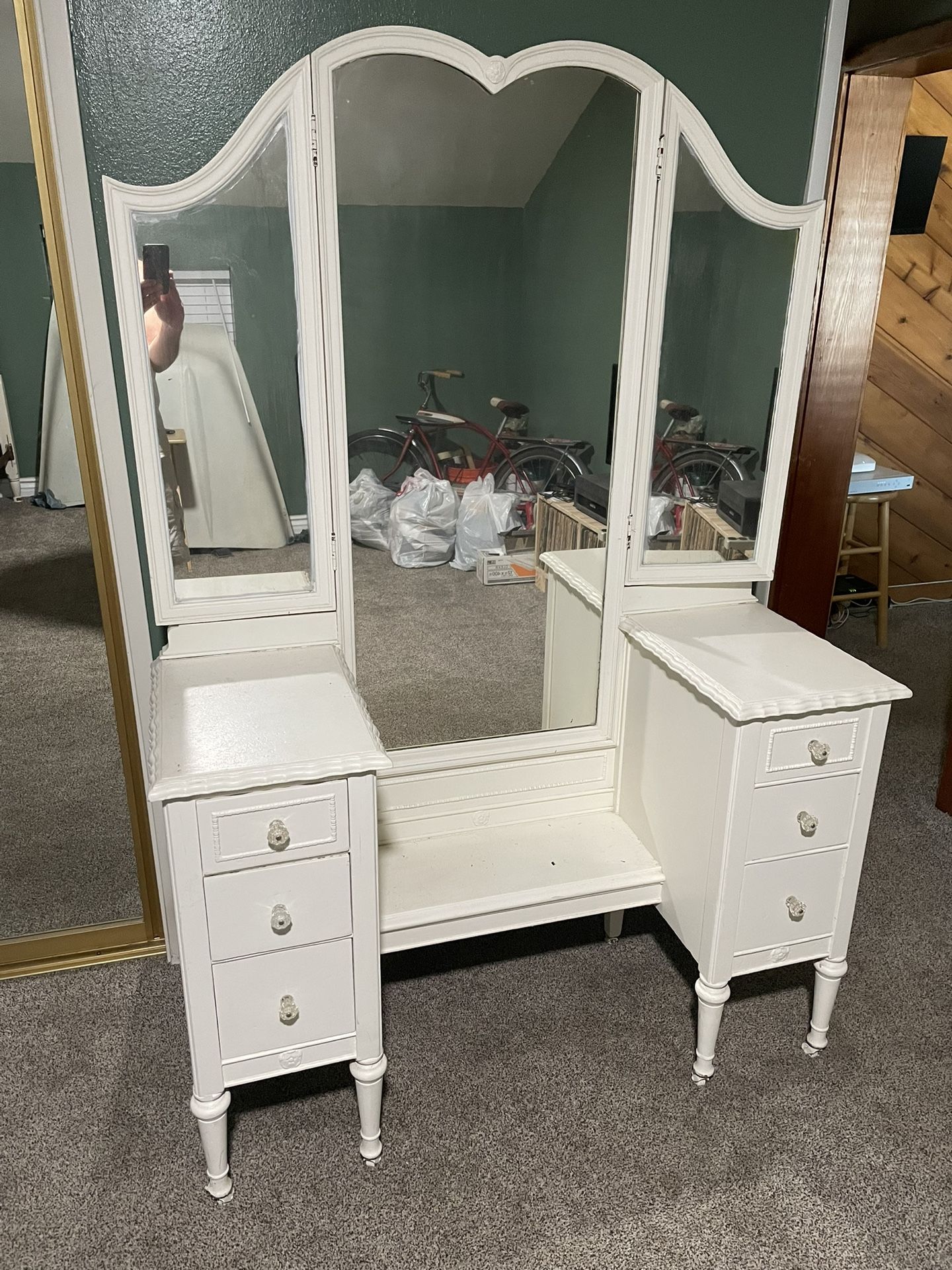 Vanity Dresser