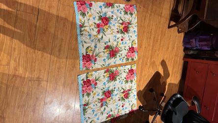 Floral curtains with Lace Trim – Set of 2