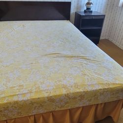 Queen frame with 2 night stand lights