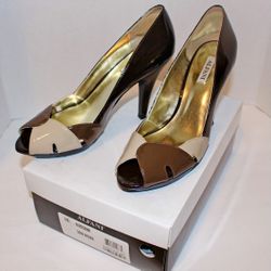 Brand New Alfani Open Toe Heel Pump Gold & Brown 👠