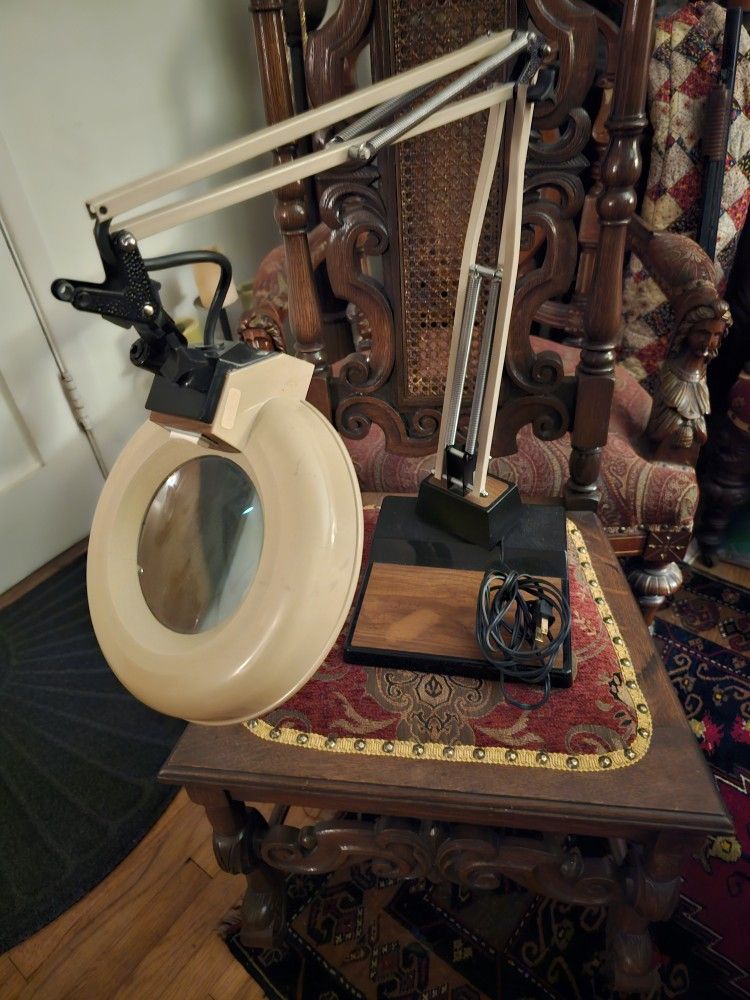 Vintage Work Lamp With A Magnifying Lense For Detailed Work ! 