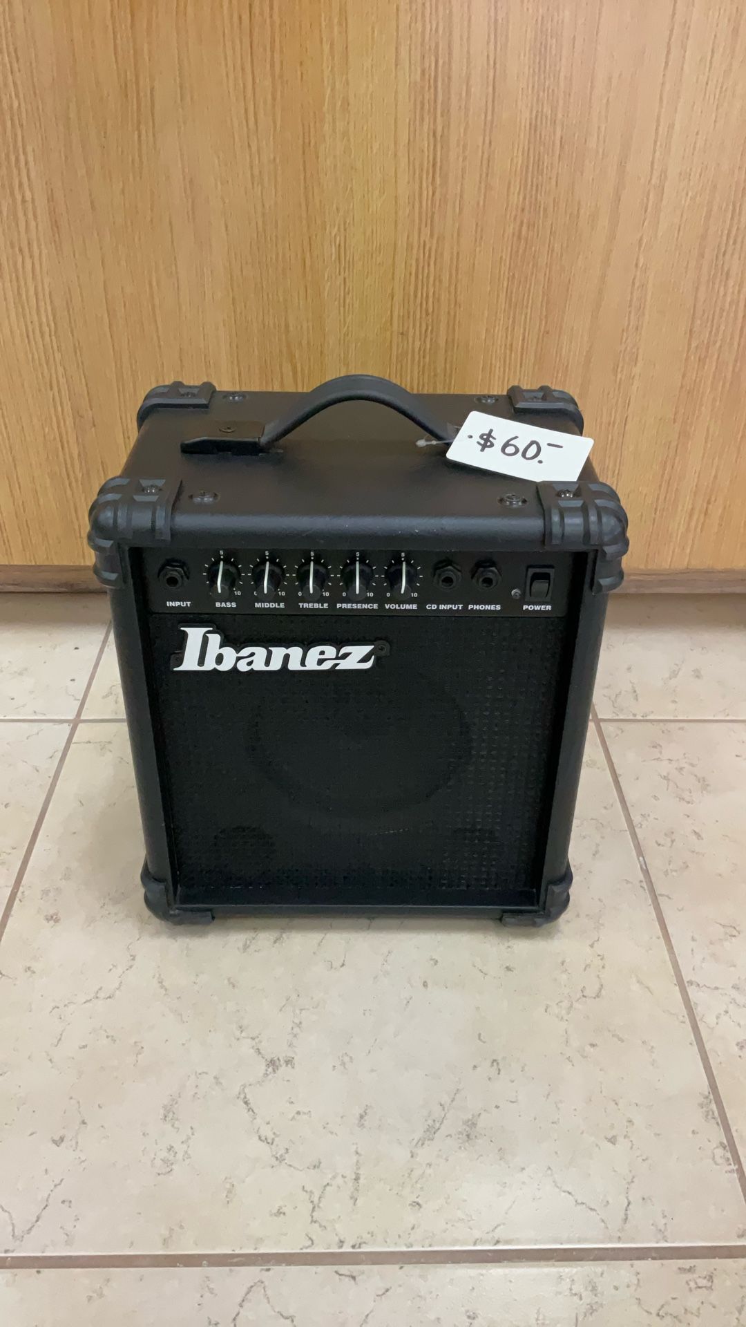 IBANEZ IBZ10B BASS AMPLIFIER.