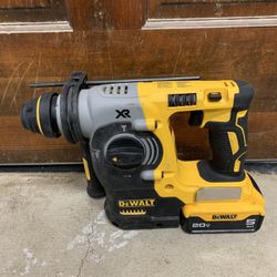 DEWALT 20V MAX XR Cordless Brushless 1 in. SDS Plus L-Shape Rotary Hammer DCH273