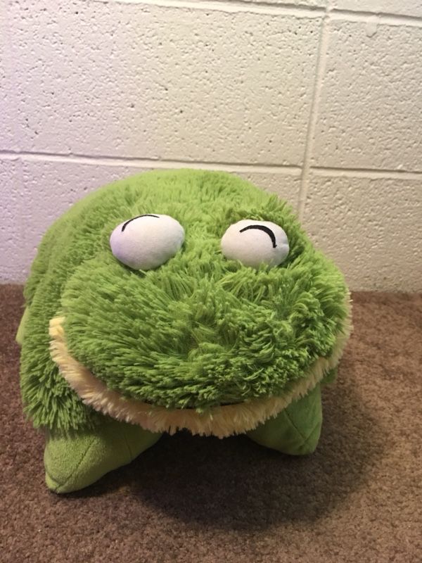 Pillow Pets Pee-Wees - Frog Soft Cute Plush Stuffed Animal For Kids Toy  Toddler for Sale in Eugene, OR - OfferUp