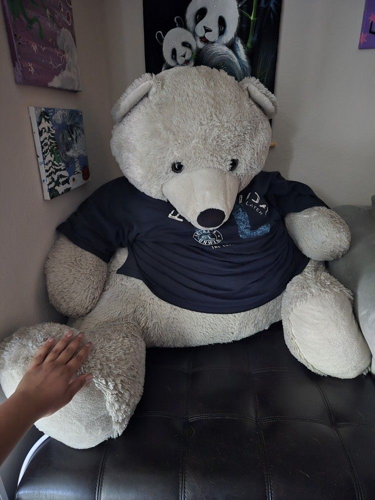 Giant Polar Bear