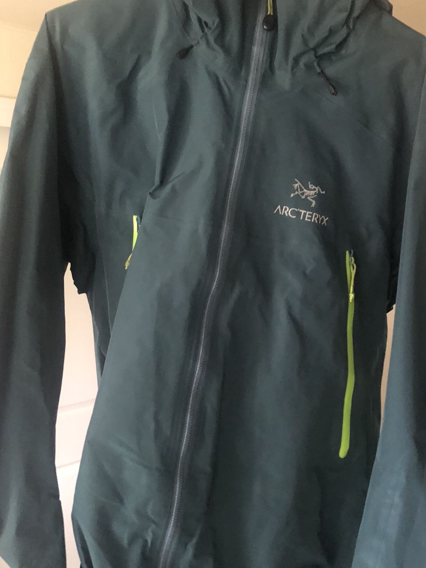 Arc’Teryx Beta LT Gore Tex Pro Jacket XL